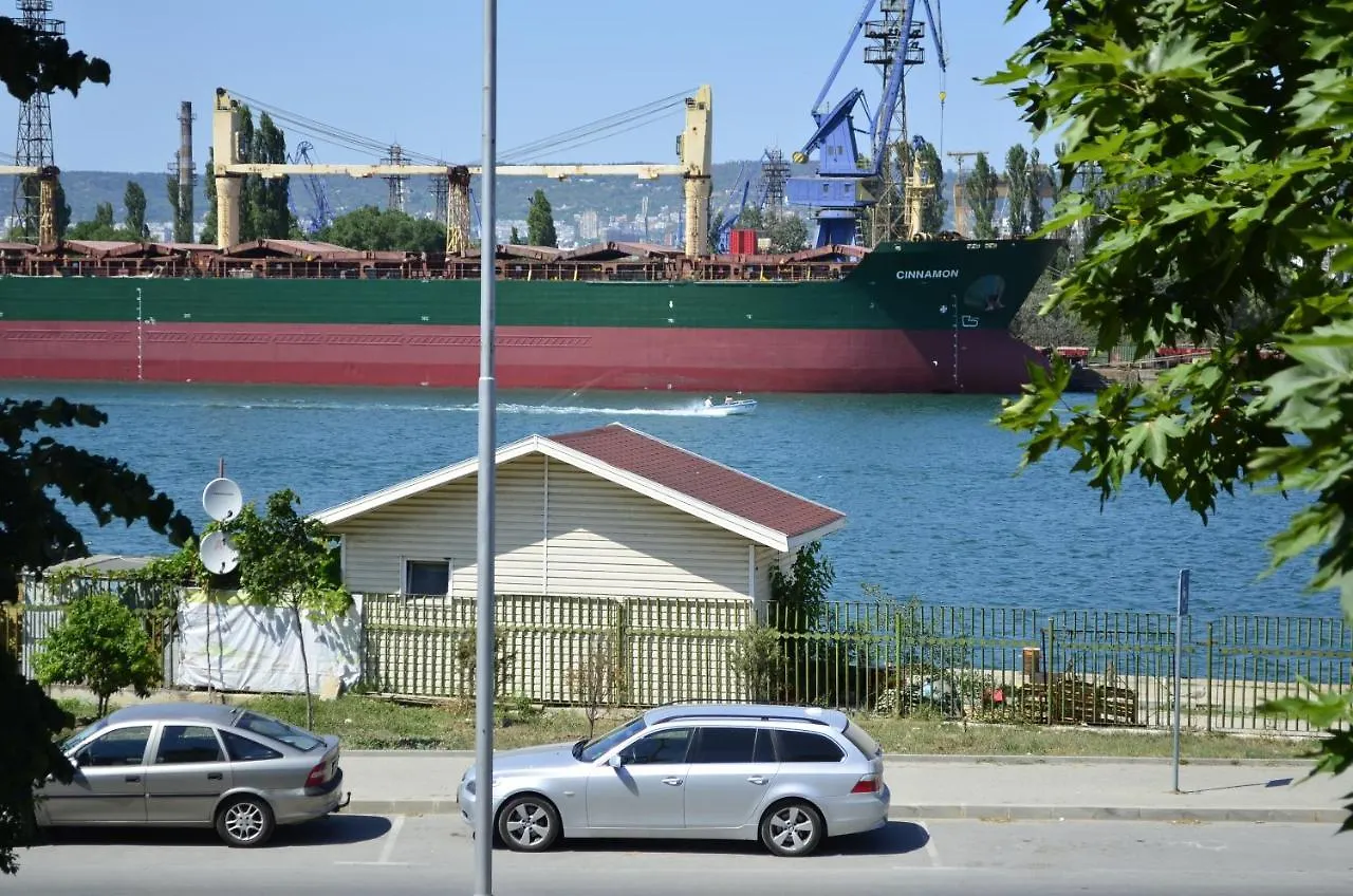 Apartment Sea Vibes Studio - Free Public Parking, Wifi, Cable & Smart Tv, 0,9 Km To Beach Varna