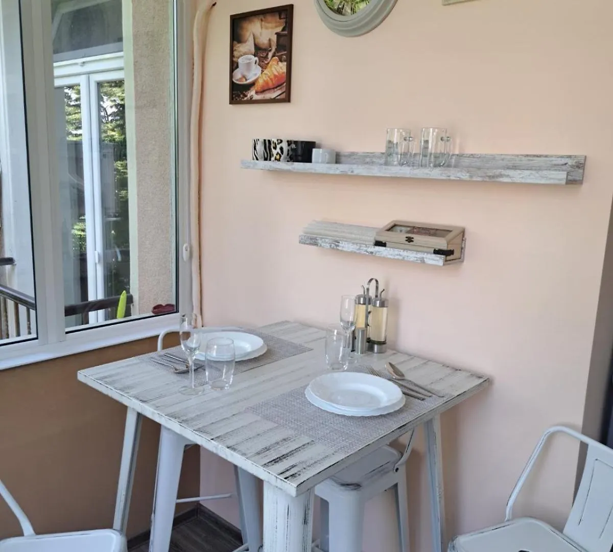 Apartment Sea Vibes Studio - Free Public Parking, Wifi, Cable & Smart Tv, 0,9 Km To Beach Varna