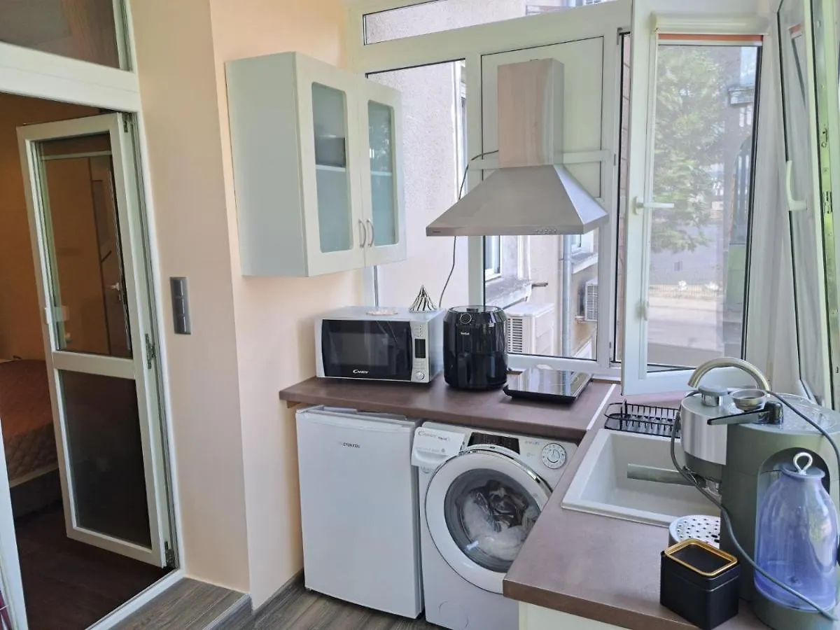 Apartment Sea Vibes Studio - Free Public Parking, Wifi, Cable & Smart Tv, 0,9 Km To Beach Varna